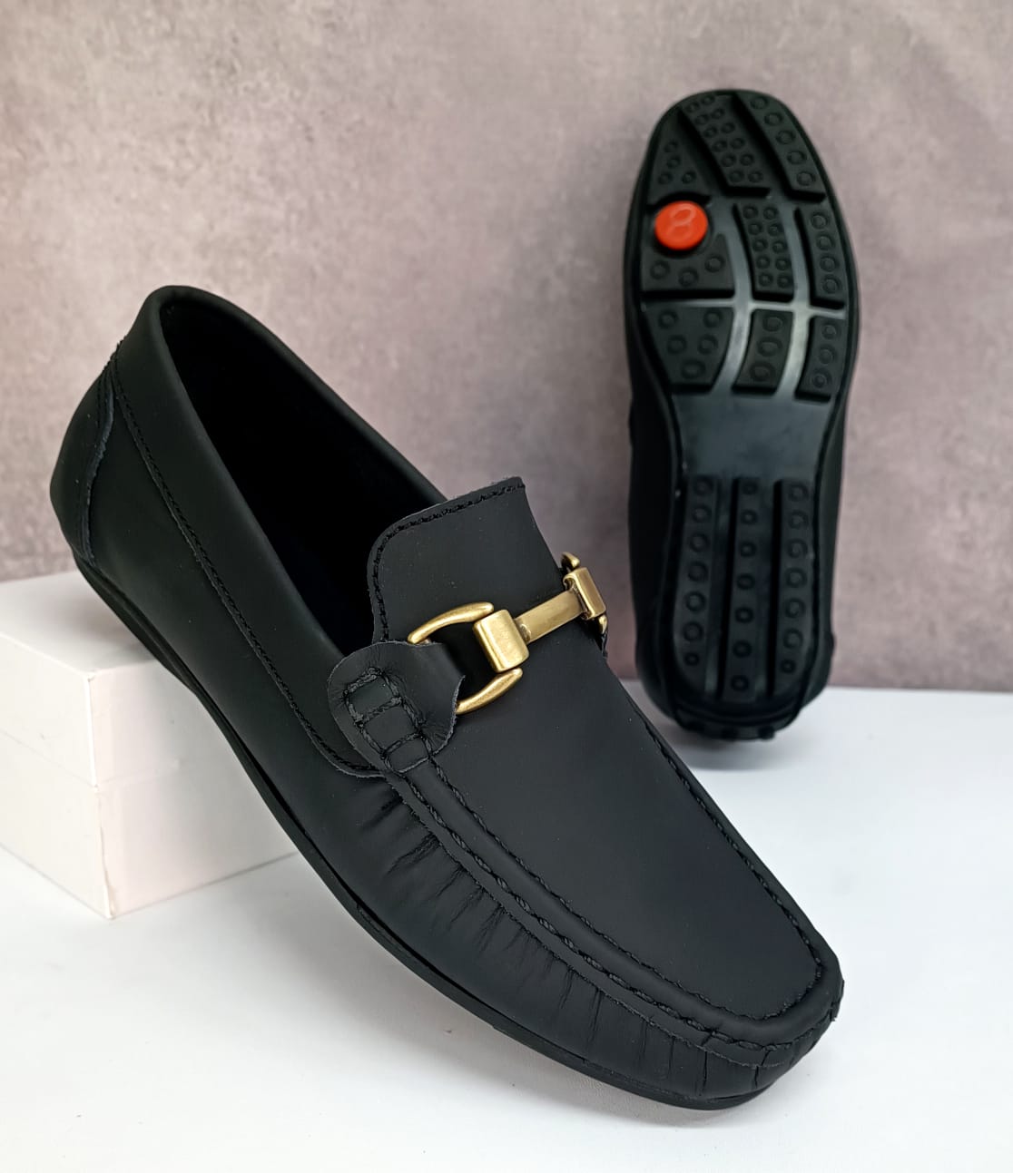 210 Negro h dorado CUERO